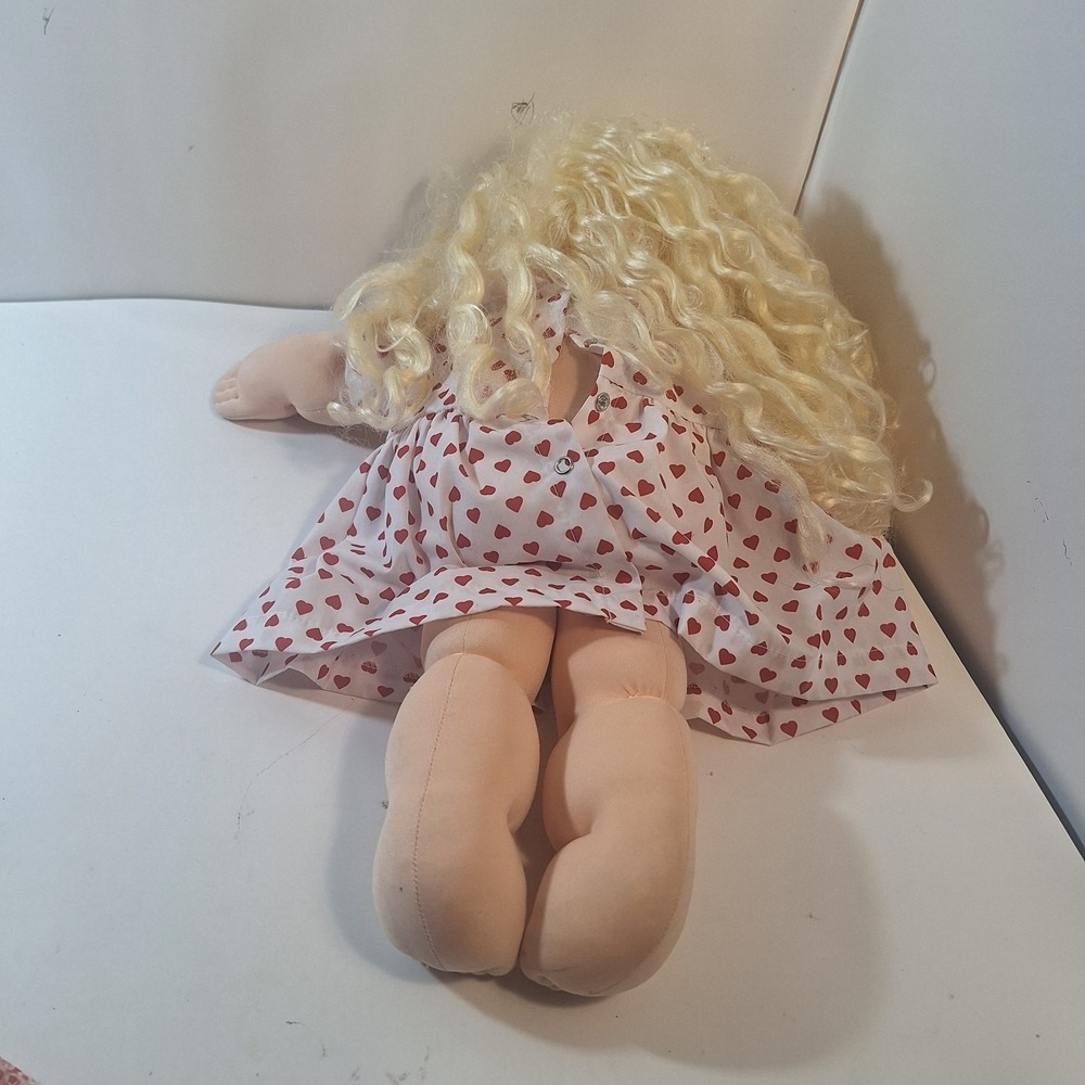 Cabbage Patch Girl Babyland Exclusive 2021 Heart Dress & Bow Plush - Picture 3 of 8